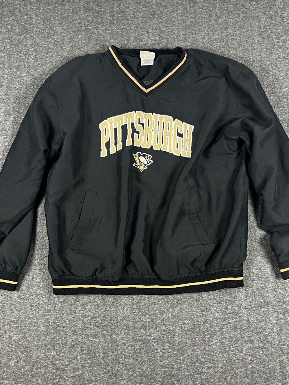 NHL Pittsburgh Penguins V-Neck Windbreaker Pullover Sweater Men's Medium